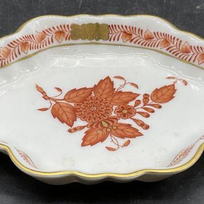 588: HEREND HUNGARY Hand Painted Porcelain Trinket Dish
