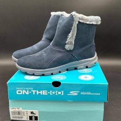 Skechers On-The-Go Boots in Size 8
