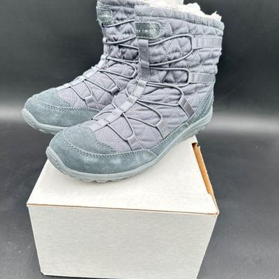 Sketchers Women’s Gray Winter Boots, Size 8