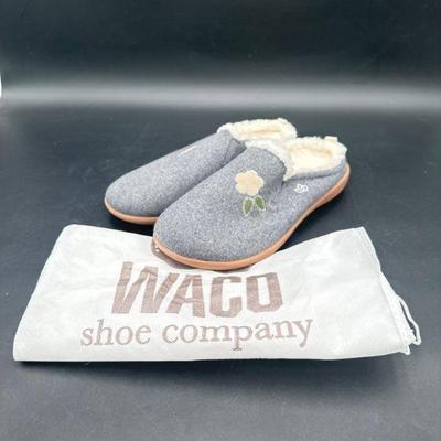 Waco Shoe Company Gray Slippers, Size 8