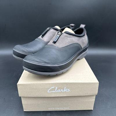 Clarks Slip-On Shoes in Charcoal and Black, Size 8