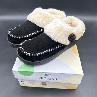 Women’s Black Suede Slip-On Slippers with Faux Fur