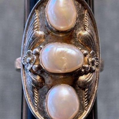Pearl sterling ring