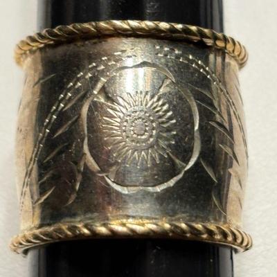 Floral design sterling ring