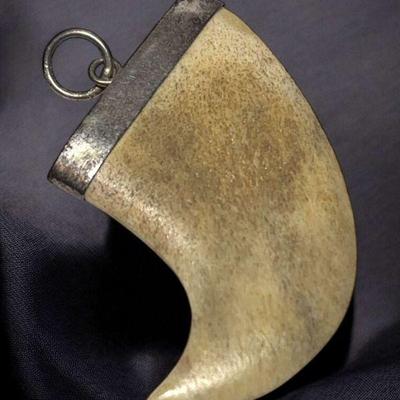 Claw pendant large