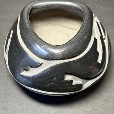 Sammy & Adrianna Santa Clara Pueblo Navajo Blackware Pot