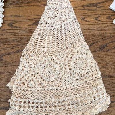 Vintage ivory lace tablecloth