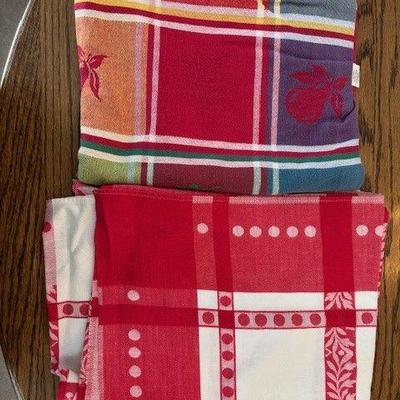 Multi color tablecloth and napkins