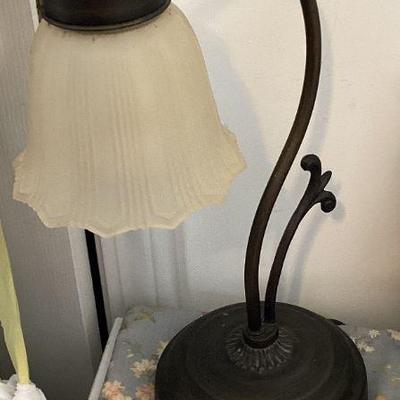 Desk lamp