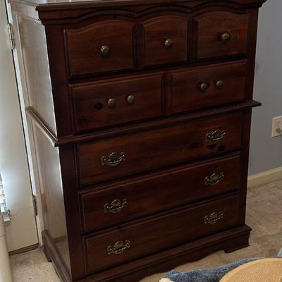 Mahogany chest of drawers