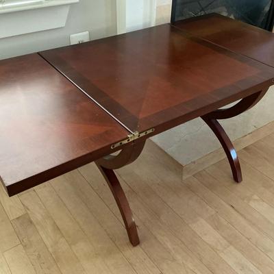 Extendable Small Table 