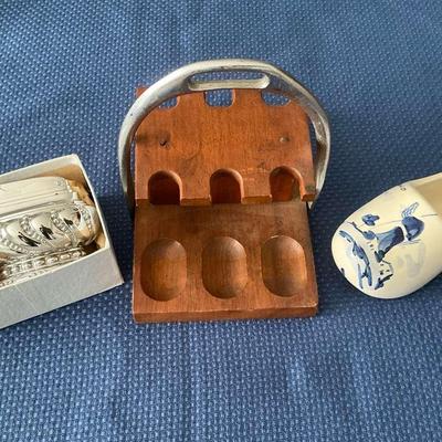 Queen Star Lighter, Delft Ashtrays, Pipe Stand
