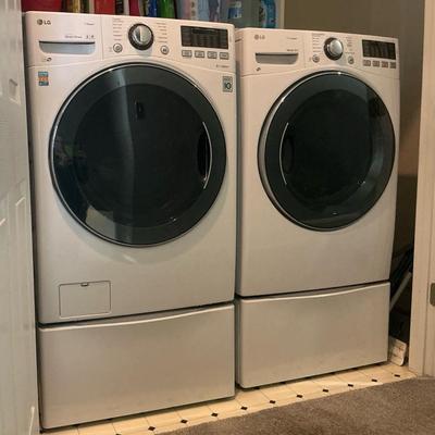 LG 4.5cu ft Ultra Large Front Load Washer & Dryer