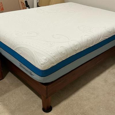 Dark Finish Platform Queen Bedframe
