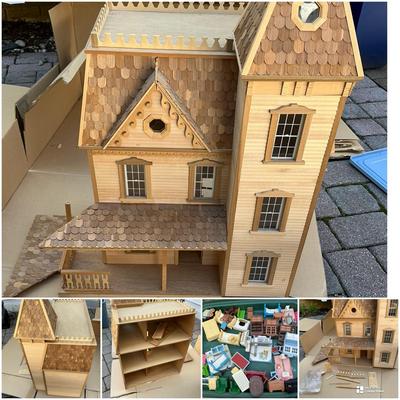 Doll House And Accessories 