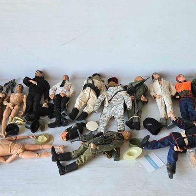 #13684 • (17) G.I. Joe Figures & Accessories
