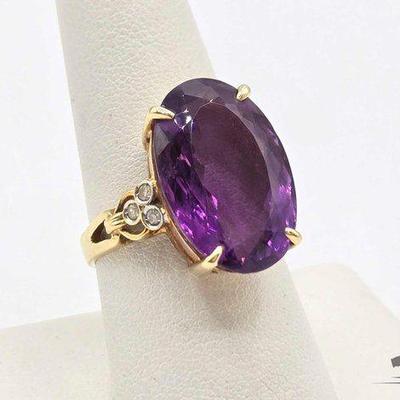 #726 • 14k Gold Diamond and Amethyst Ring, 7.93g
