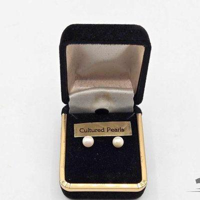 #770 • 14k Gold and Pearl Earrings, .86g
