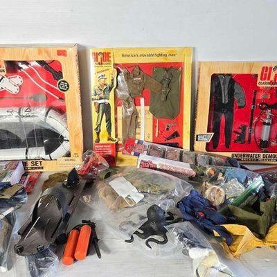 #14026 • G.I. Joe Accessories & Clothing
