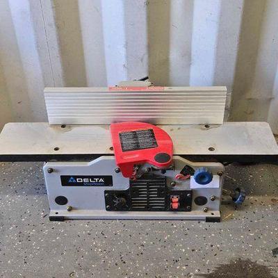 #5028 • Delta Shopmaster 6" Variable Speed Bench Jointer
