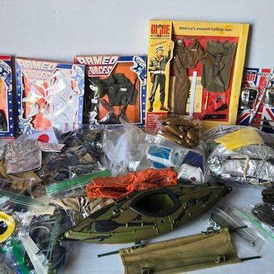 #13702 • G.I. Joe & Action Figure Clothing & Accessories
