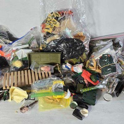#14016 • G.I. Joe Clothes & Accessories
