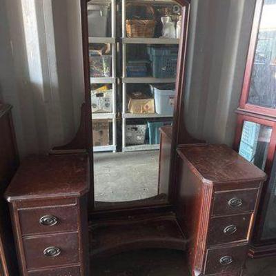 #13012 • Dressing Vanity Table
