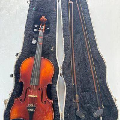 #13504 • Violin, Bows and Case
