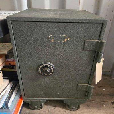 #7612 • Fire Insulated Safe

