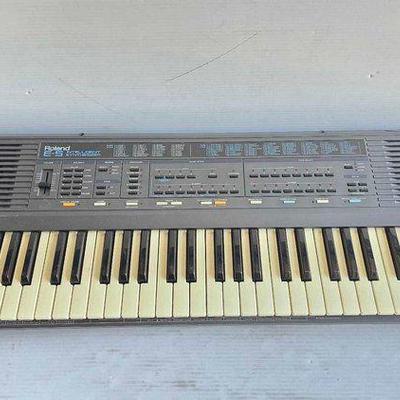 #13542 • Roland E-5 Keyboard
