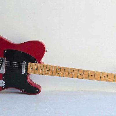 #13564 • Spuier by Fender Electric Guitar
