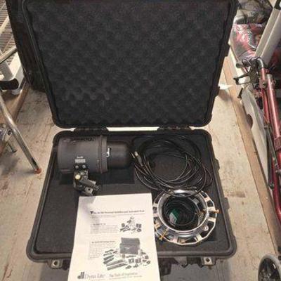 #7508 • Dynalite UNI400 JR Light Kit & Case
