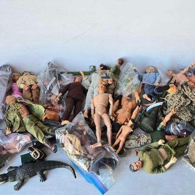 #13688 • G.I. Joe Figures, Dolls & More
