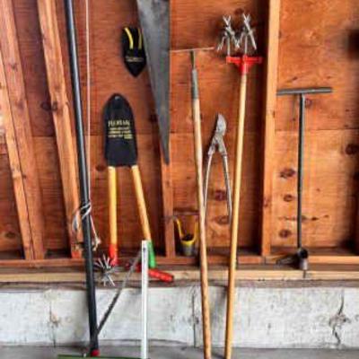 Sheers And Saws Feat - Henry Disston And Sons Saw
