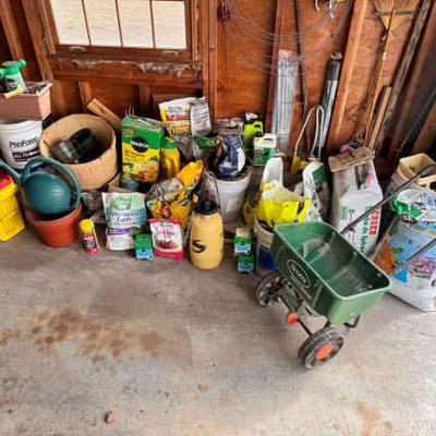 HUGE Gardening Supply Lot Feat - Scott’s Speedy Green 3000
