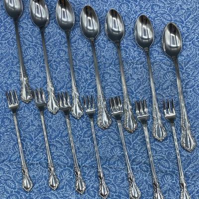 Distinction By Oneida Mansion Hall Flatware 