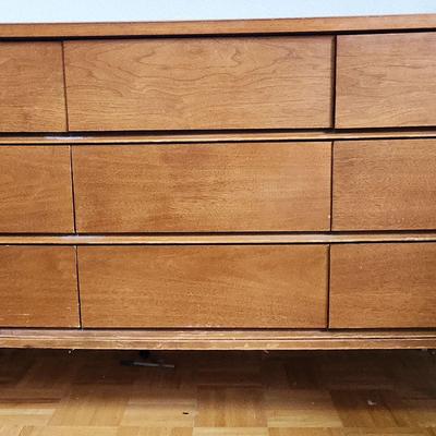 Ward Furniture Mfg Mid Century Dresser