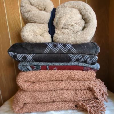 Throw Blanket Lot