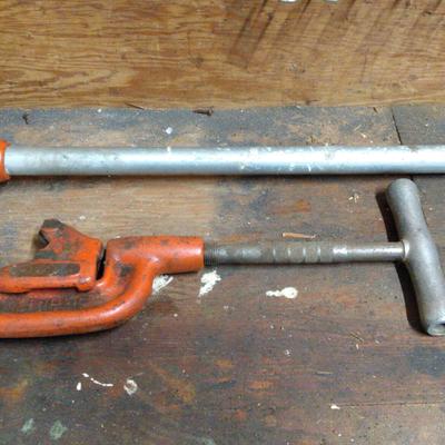 Pipe Threading Tool