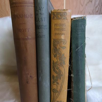 Ivanhoe & Other Vintage Books