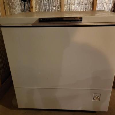 Amana Chest Freezer 
