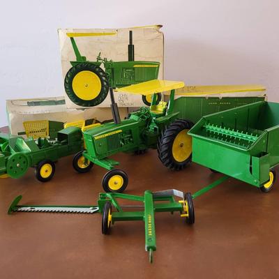 Ertl John Deere Farm Machinery