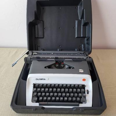 Olympia Typewriter 