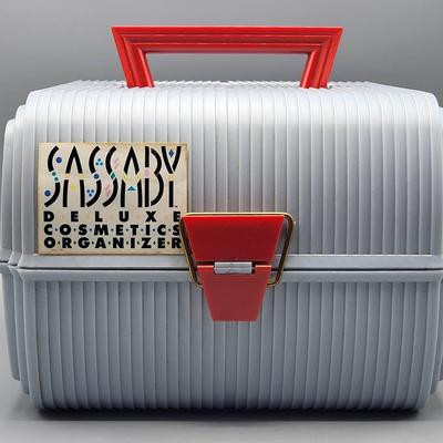 Sassaby Deluxe Cosmetic Organizer 