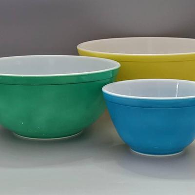 Pyrex Nesting Bowls 