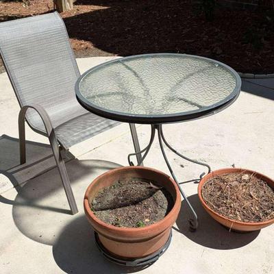 Round Outdoor Table With Chair & Two Terracotta Planters 