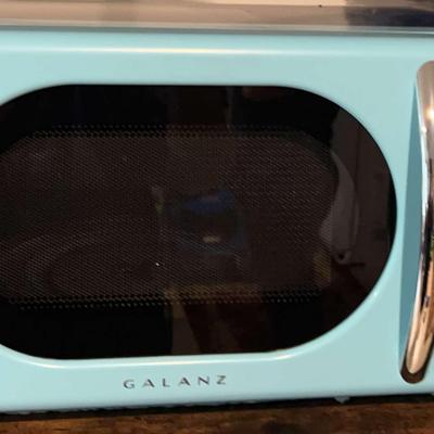 Galanz Retro-Style Microwave Oven