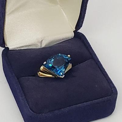 London Blue Topaz Solitaire Ring 14kt Yellow Gold Ring 6 Grams
