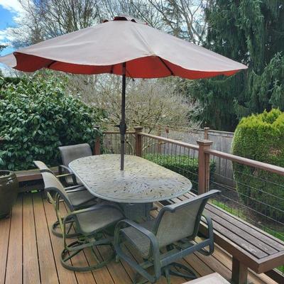 Outdoor Table & Chairs