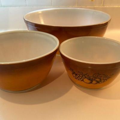 Vintage Pyrex Bowls